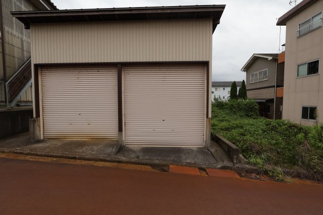 コーポ青葉　車庫