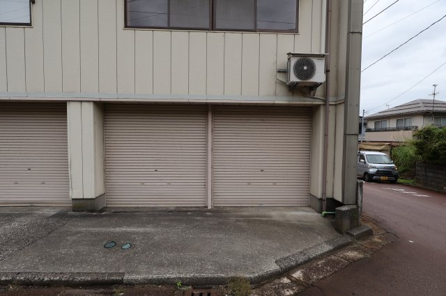 コーポ青葉　車庫