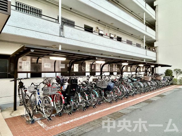 マンションニュー清澄の駐輪場|【自転車置き場】最新の空き状況や費用などの詳細は担当スタッフまでお問い合わせください。