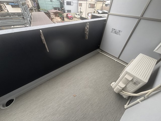 セレニテ西元町アリエのバルコニー