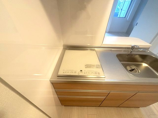 セレニテ西元町アリエのキッチン