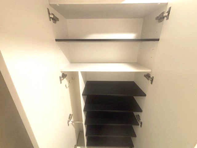 セレニテ西元町アリエの収納
