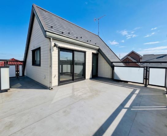【中古】川越市宮元町中古住宅のバルコニー