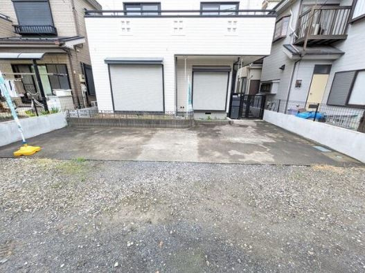 【中古】川越市宮元町中古住宅の駐車場