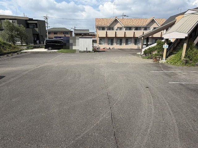 各務原市川島松原町の駐車場