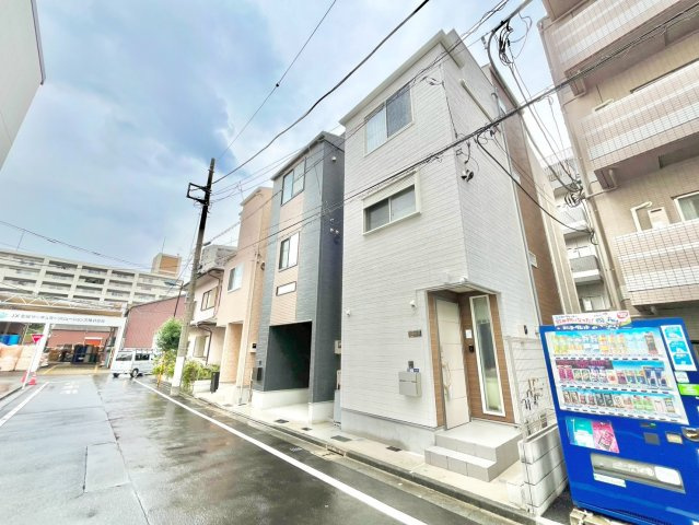 北区東田端2丁目　中古戸建の外観|2026.09.04撮影

現地ご見学希望・資料請求などお気軽にお問い合わせ下さい！
03-5990-5201
