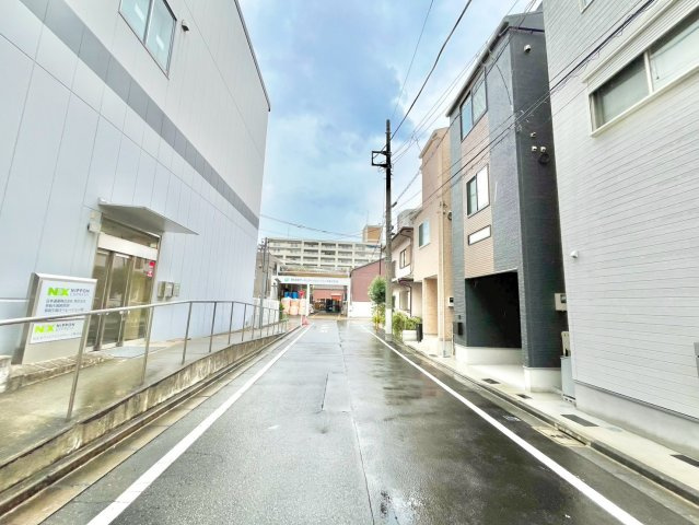 北区東田端2丁目　中古戸建の前面道路含む現地写真|2026.09.04撮影

現地ご見学希望・資料請求などお気軽にお問い合わせ下さい！
03-5990-5201