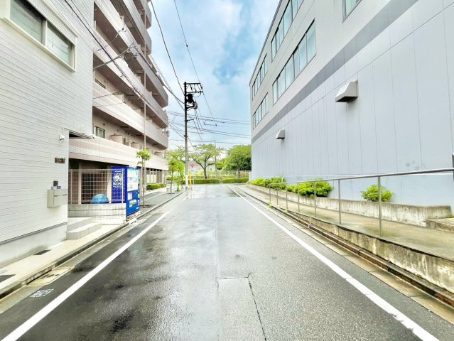 北区東田端2丁目　中古戸建の前面道路含む現地写真|2026.09.04撮影

現地ご見学希望・資料請求などお気軽にお問い合わせ下さい！
03-5990-5201