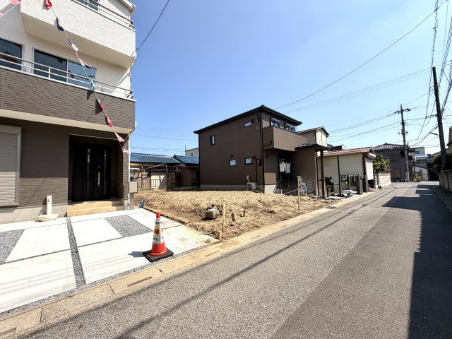 越谷市大袋第３　１号棟新築戸建の外観|夢のマイホームがここに誕生します。近隣の雰囲気や生活利便施設の距離感もあわせてご確認いただけます。