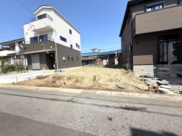 越谷市大袋第３　１号棟新築戸建の外観|綺麗に区画整理された施工前エリア。日々の生活イメージを膨らませながら現地をご覧いただけます。