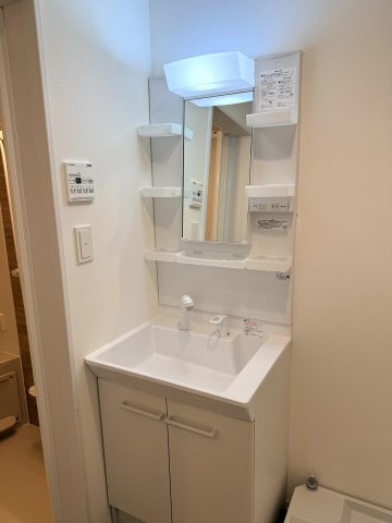 ジーメゾン明石クロノスの洗面所