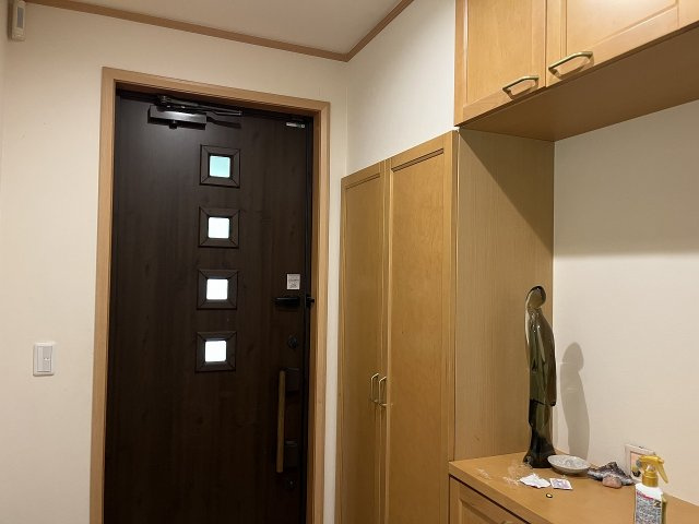 中古住宅　日野北５丁目の玄関