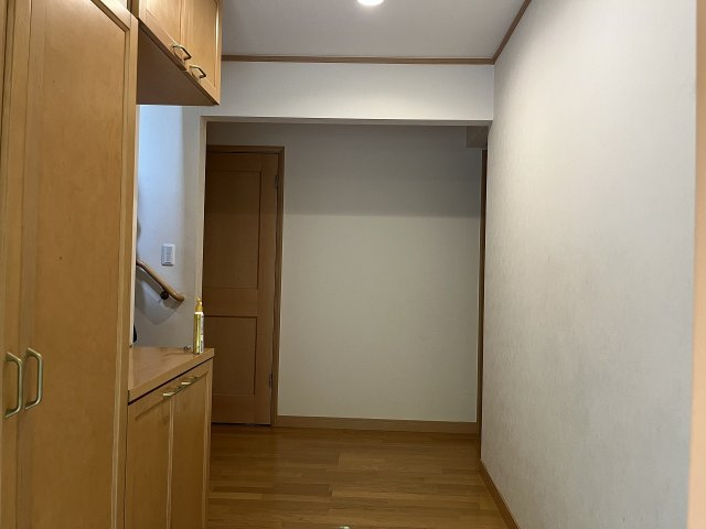 中古住宅　日野北５丁目の内装|玄関ホール
