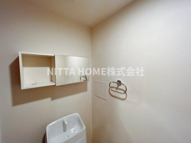 パークサイドヴィレッジのトイレ|トイレットペーパなどを保管することができます＊