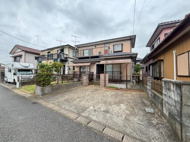 山武郡横芝光町横芝　中古戸建の駐車場|JR総武本線横芝駅徒歩約14分 車種により3台可能 横芝光町立横芝小学校徒歩約4分