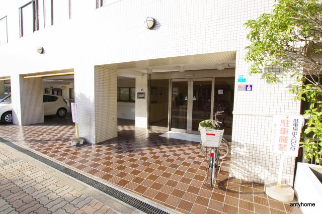 新大阪ビジネス第2ニッケンマンション　仲介手数料無料のエントランス
