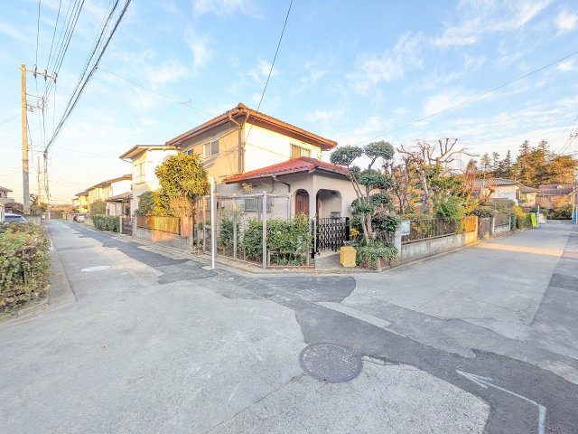 八王子市　寺田町　新築一戸建て　０１期の前面道路含む現地写真|～南西4ｍ・北西4ｍ道路に面しています～