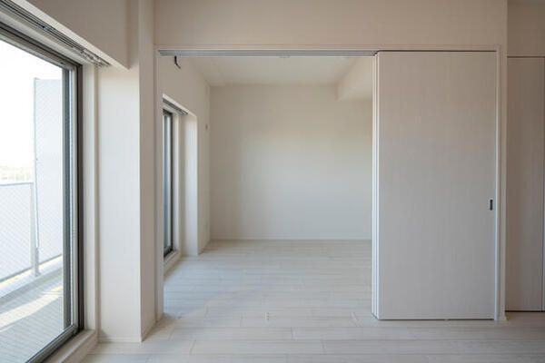ART RESIDENCE IN KASHIWA-no-HAの居間・リビング|居間です