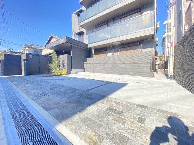 D-room阪急茨木市の駐車場