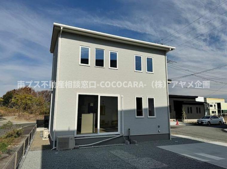 南アルプス市鏡中條の新築一戸建の外観