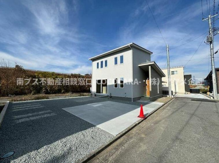 南アルプス市鏡中條の新築一戸建の外観