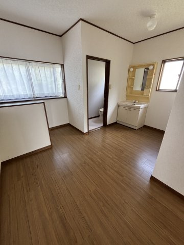 富戸　閑静な住環境で家庭菜園も可能な3SLDKのその他|2階の広々としたホール