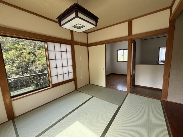 富戸　閑静な住環境で家庭菜園も可能な3SLDKの和室|2階6帖和室