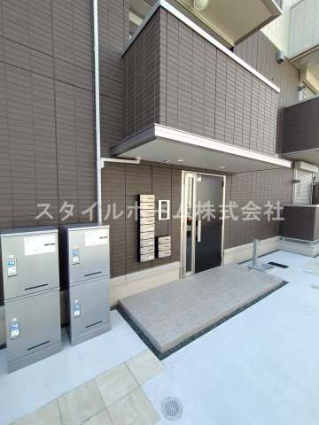 ソレイユ入船のエントランス