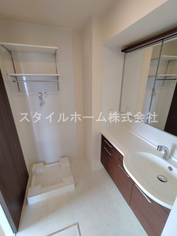 ソレイユ入船の洗面所