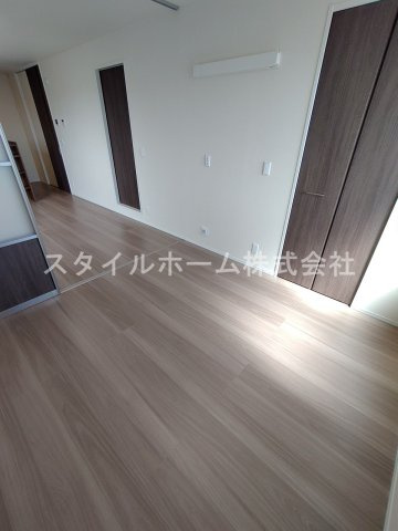 ソレイユ入船の居間・リビング