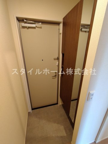 ソレイユ入船の玄関