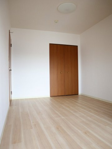 【内装】 | グランシャリオ | きれいな洋室です