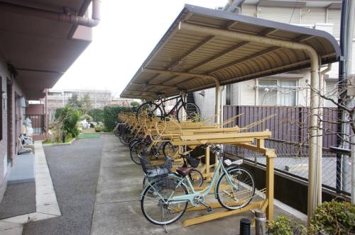 【その他共用部分】 | グランシャリオ | 屋根付きの駐輪場です。