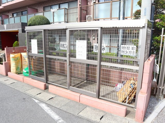 【その他共用部分】 | グランシャリオ | ごみ置き場です