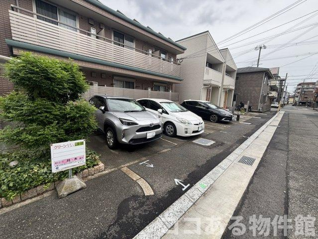 ドミール・ナチュレの駐車場