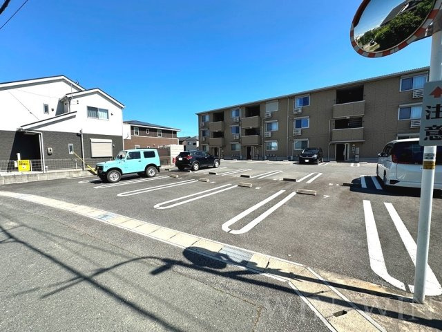 ファーム ヴィレッジの駐車場