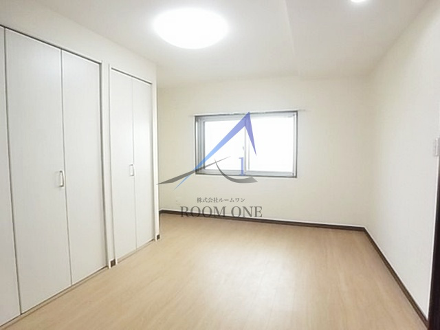 市谷仲之町住宅の居間・リビング|洋室のお部屋です。