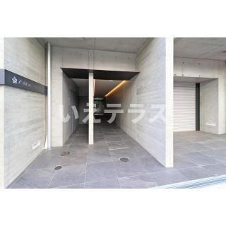 ZONNA神戸磯上通のエントランス