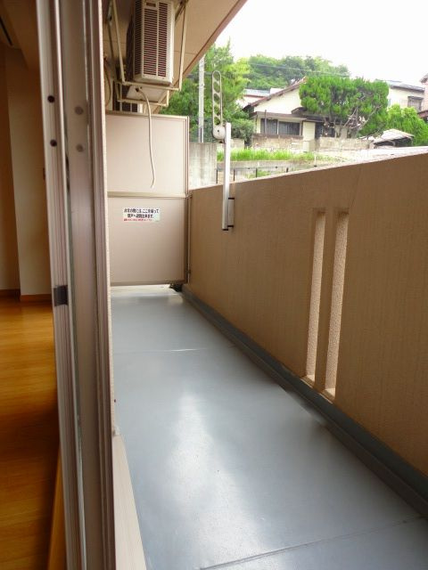 ヒルズ向イ山のバルコニー