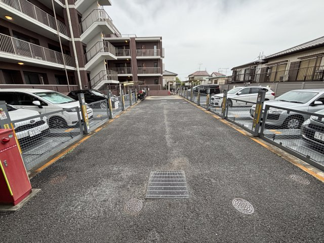 アンビシャス南柏の駐車場