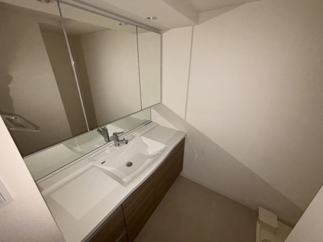アンビシャス南柏の独立洗面台