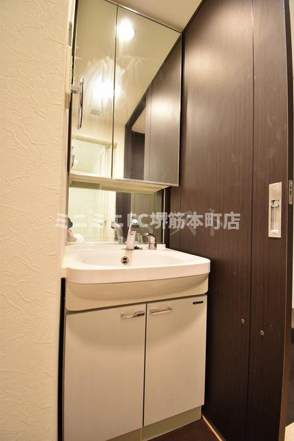 大阪市中央区上町の賃貸マンションの洗面所