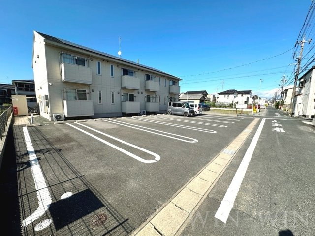 NOBLEの駐車場