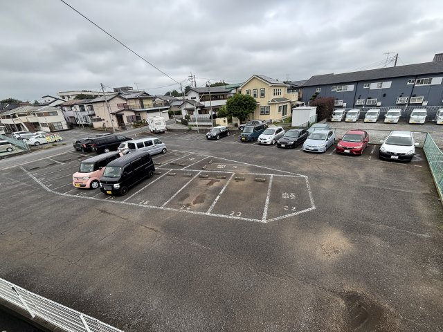ラティーフＫＡＳＩＷＡＩＩの駐車場