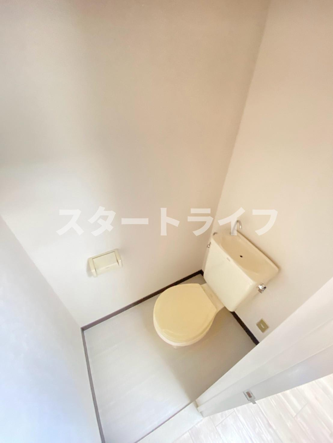 大阪市東淀川区東淡路３丁目の賃貸マンションのトイレ