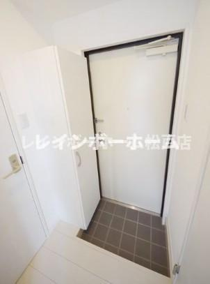 松戸市松戸の賃貸マンションの玄関|落ち着いた玄関です