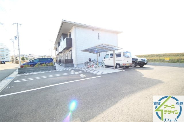 ルーチェの駐車場