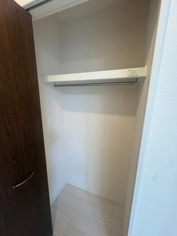 狛江市猪方１丁目のアパートの収納