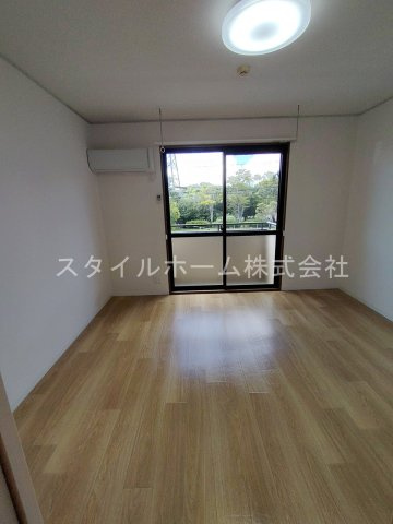 パークハウス南牛川の居間・リビング|別部屋写真です。
