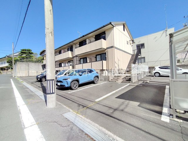 パークハウス南牛川の駐車場